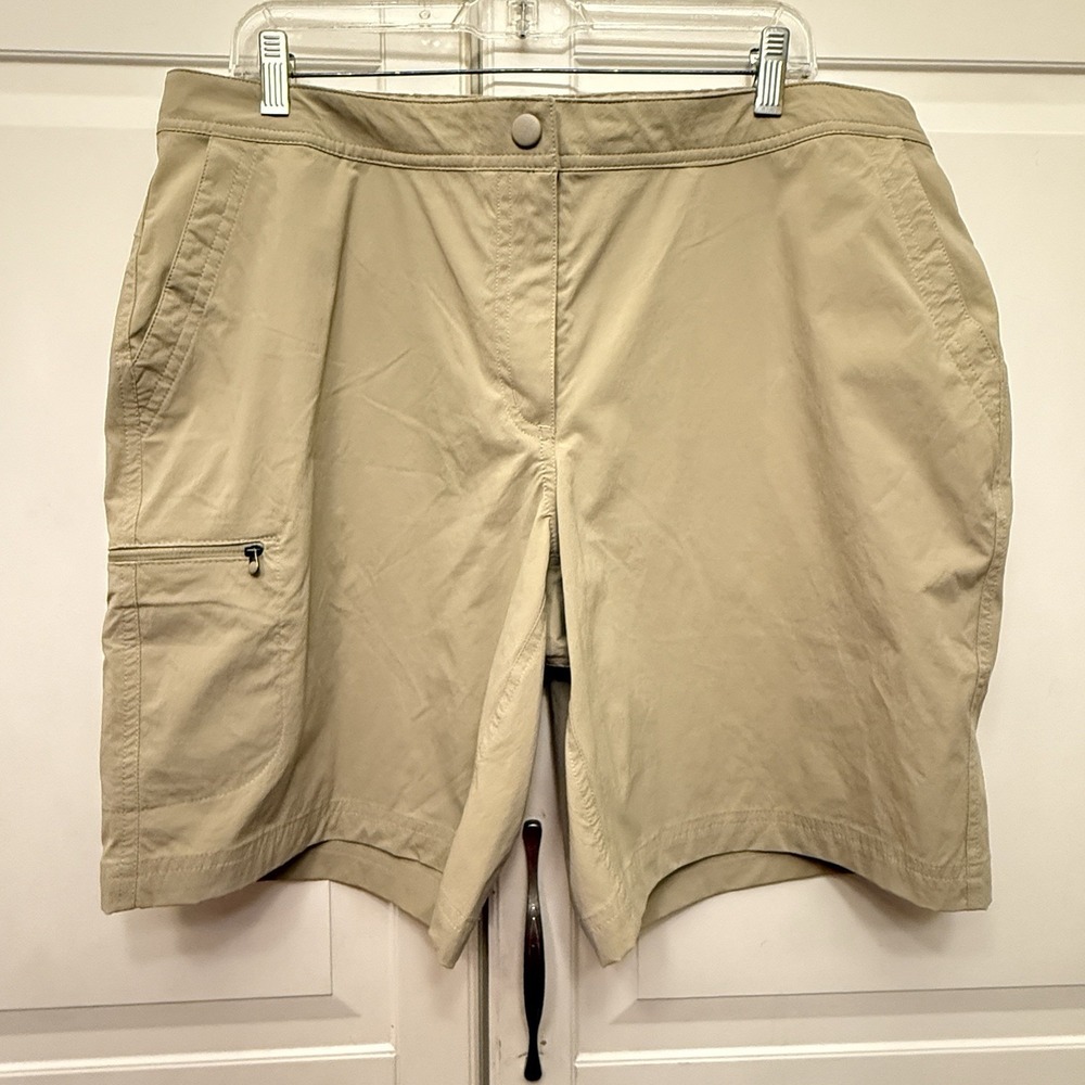 LL Bean Comfort Trail Shorts Women's Size 16 Coastal Dune Beige New With Tags